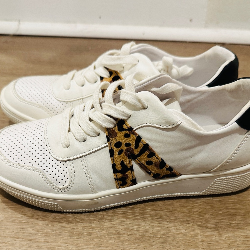 White Sneakers with Leopard Print Accent - Picture 4 of 6